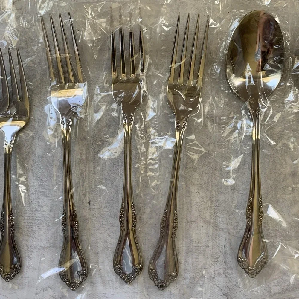 1992 Oneida Amadeus Stainless Flatware Set 20 Pc Service for 4 USA New Open Box